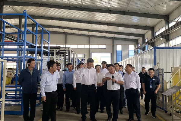 內(nèi)蒙古自治區(qū)黨委常委、通遼市委書記孟憲東攜考察團(tuán)到一諾環(huán)境考察指導(dǎo)